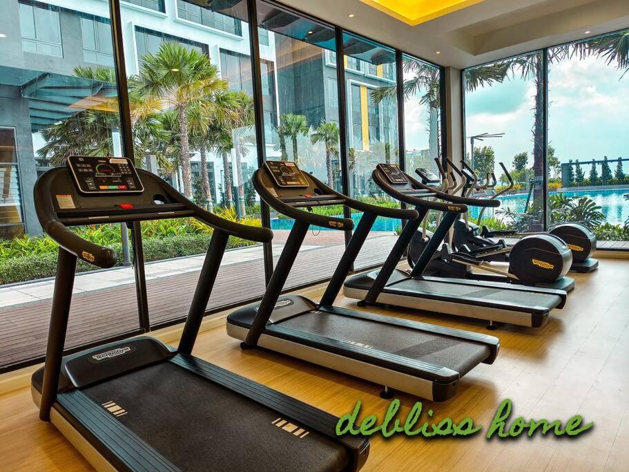 Fitness centrum a/nebo fitness zařízení v ubytování Lovely Loft Apartment with pool