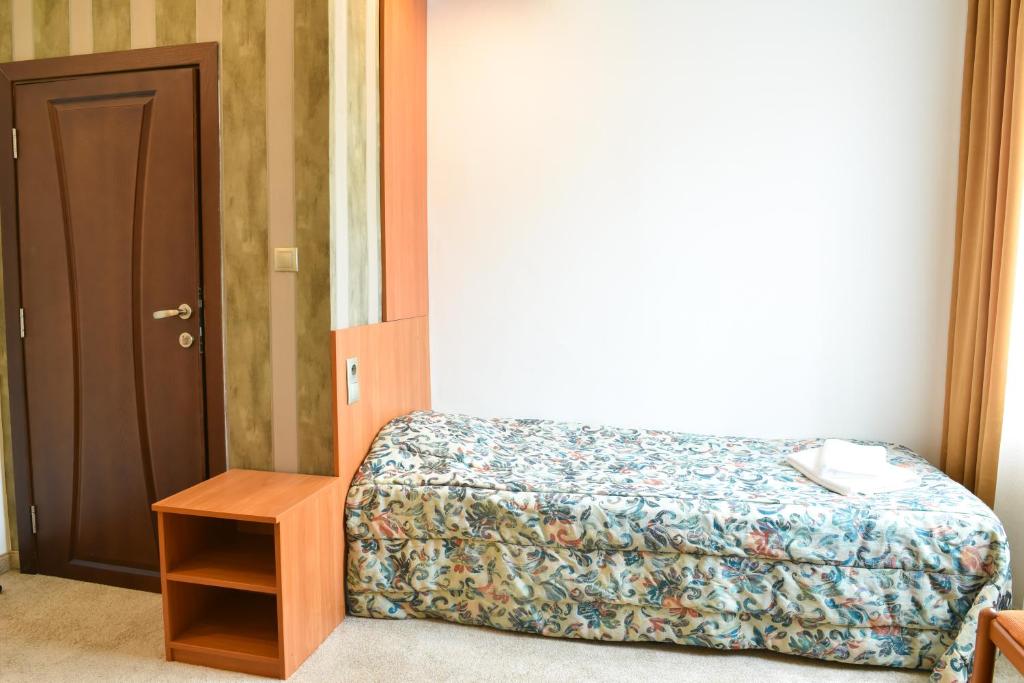 Postel nebo postele na pokoji v ubytování Hotel Rothmans-Breakfast - Free parking - Lobby