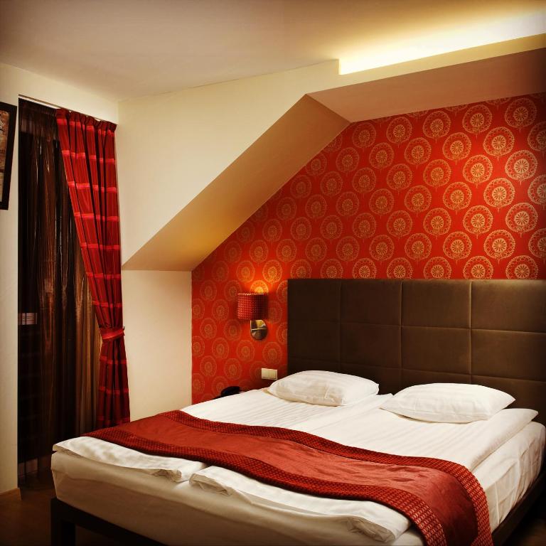 Opera Garden Hotel & Apartments - Deluxe Double Room