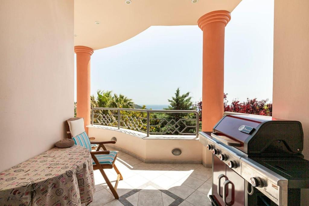 Balkon lub taras w obiekcie Villa Serenity relaxing retreat in Kymi Euboea