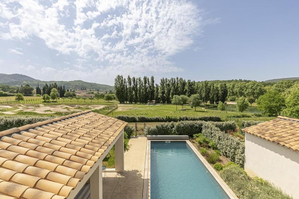 Onze Villa in Provence, Mont Ventoux, New Luxury Villa, Private Pool, Stunning views, Outdoor Kitchen, Big Green Egg - Four-Bedroom House