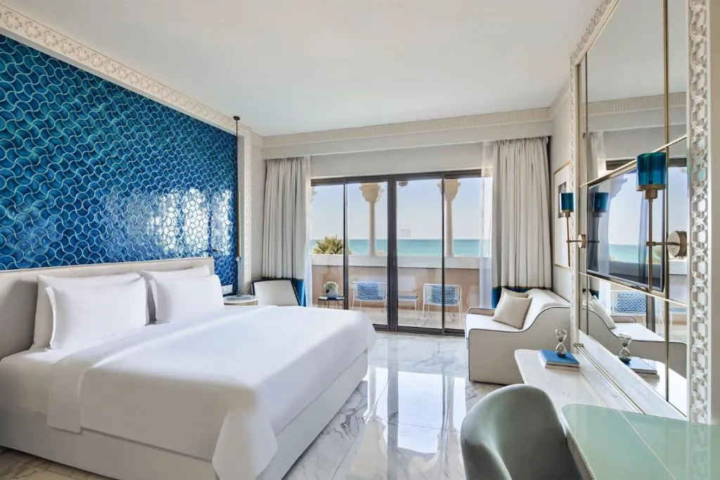 Deluxe King Room Sea View