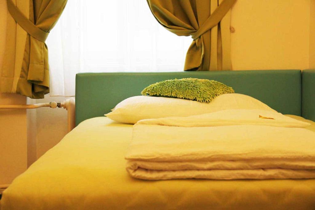 Very Central, 5 min to city center, Self Check In - Resim 25