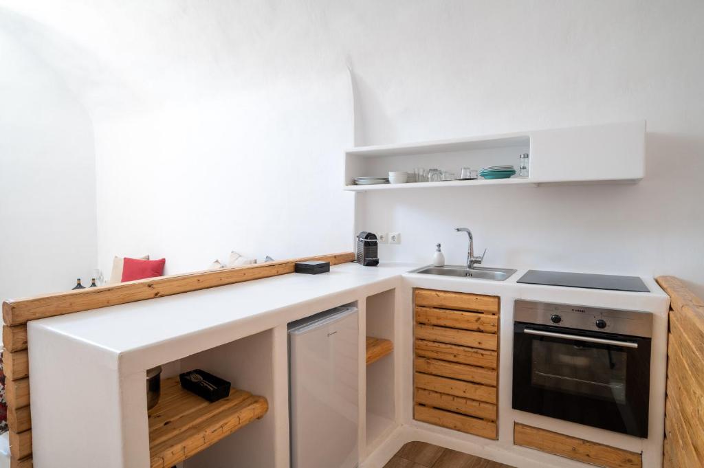 Cucina o angolo cottura di Karpimo Suites