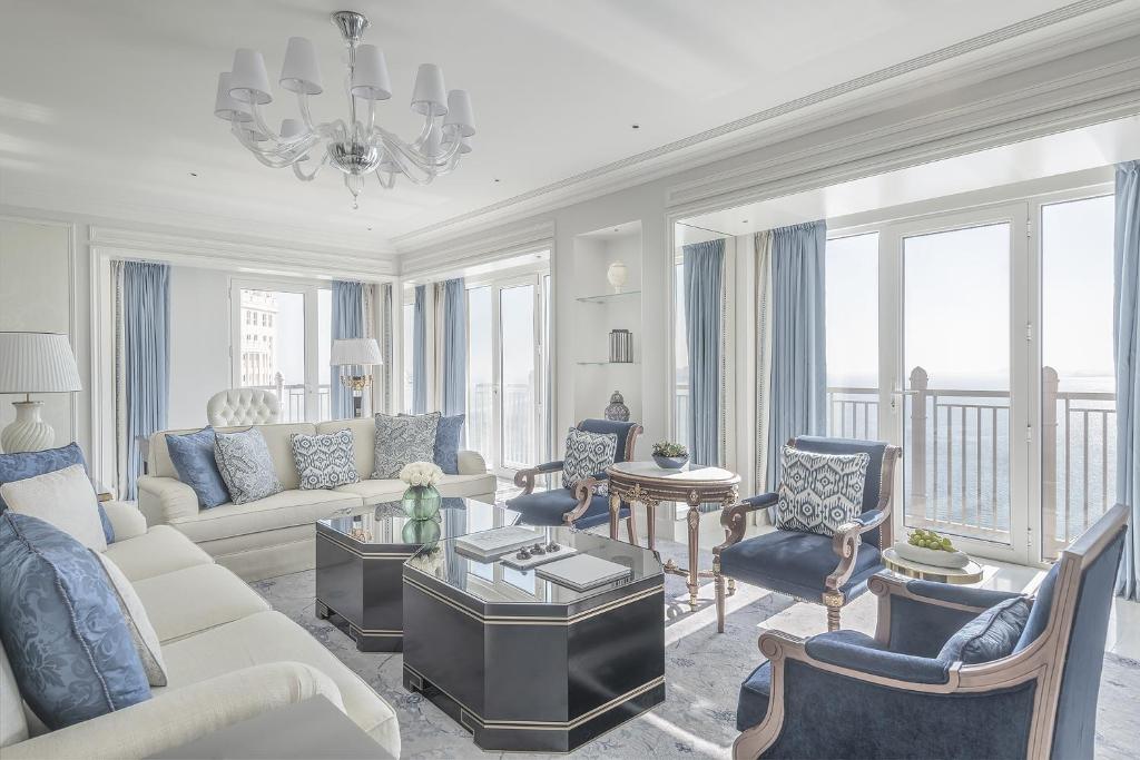 Predel za sedenje v nastanitvi Four Seasons Hotel Doha