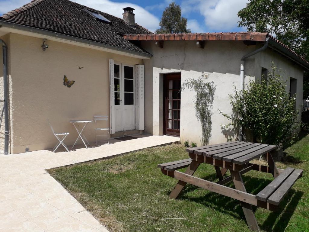 vakantiehuis jacaranda in dordogne - Casa Con Due Camere Da Letto