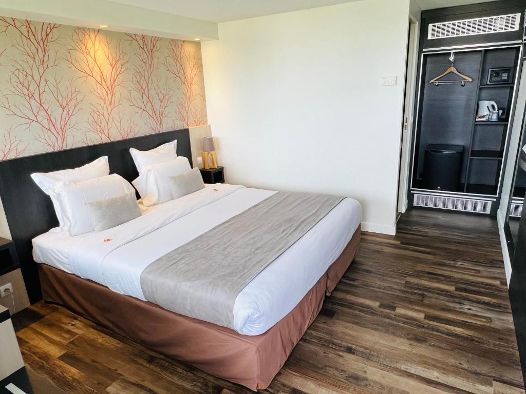 Kyriad Lisieux - Superior Double Room