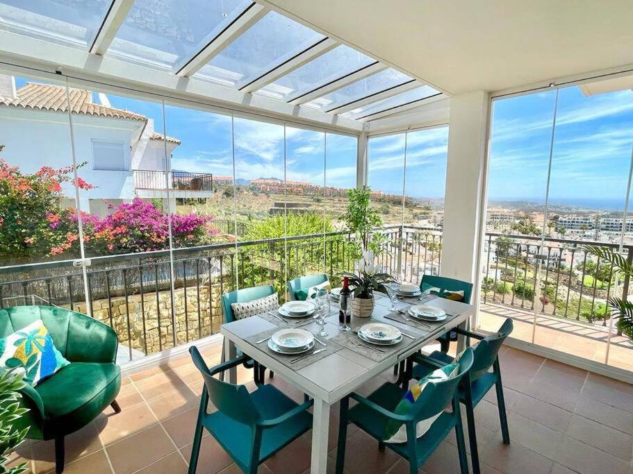Balkón alebo terasa v ubytovaní Mirador Panoramic Sea Views - Private villa