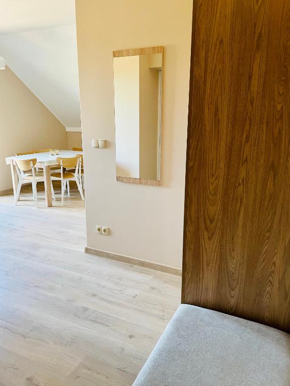 Fotografie z fotogalerie ubytování Jagodowy Ski & Spa Luksusowe Apartamenty ze śniadaniami Sauna Balia Jacuzzi Bilard Latem Basen podgrzewany z widokiem na góry 4km do Zieleniec SKI Arena v destinaci Lasowka