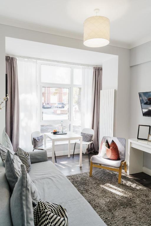 TV a/nebo společenská místnost v ubytování Sweet Suites Lytham