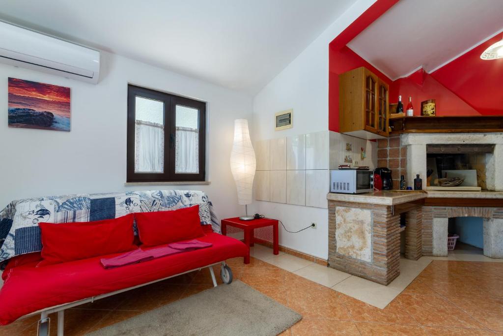 Kuchyňa alebo kuchynka v ubytovaní Apartment Red Romantic 2-1