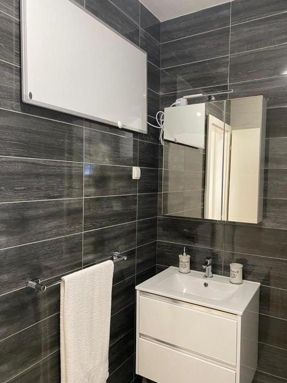 Kúpeľňa v ubytovaní Adria-Appartment-Island-Vir #sea #beach #wifi #privateparking #netflix
