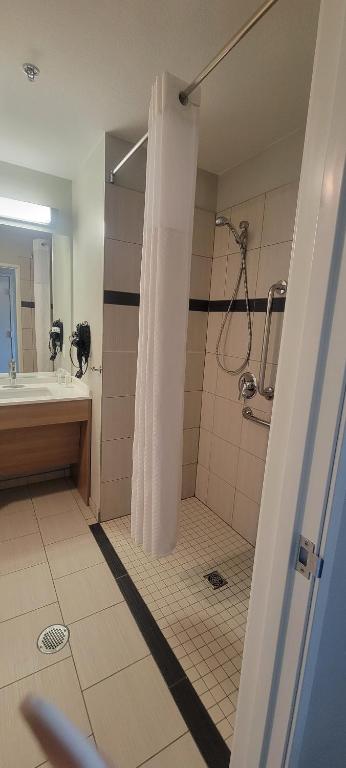 Microtel Inn & Suites by Wyndham Fountain North - Queen Room - Acceso A Movilidad/no Fumar