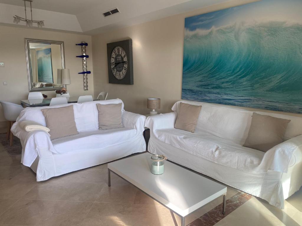 Posedenie v ubytovaní Apartamento con terraza sobre La Marina de Sotogrande