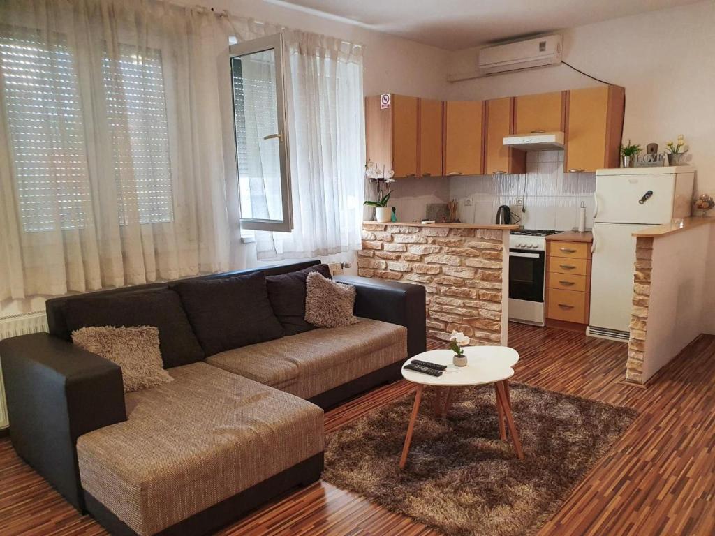 Kuchyňa alebo kuchynka v ubytovaní Apartment Laura & Lucija