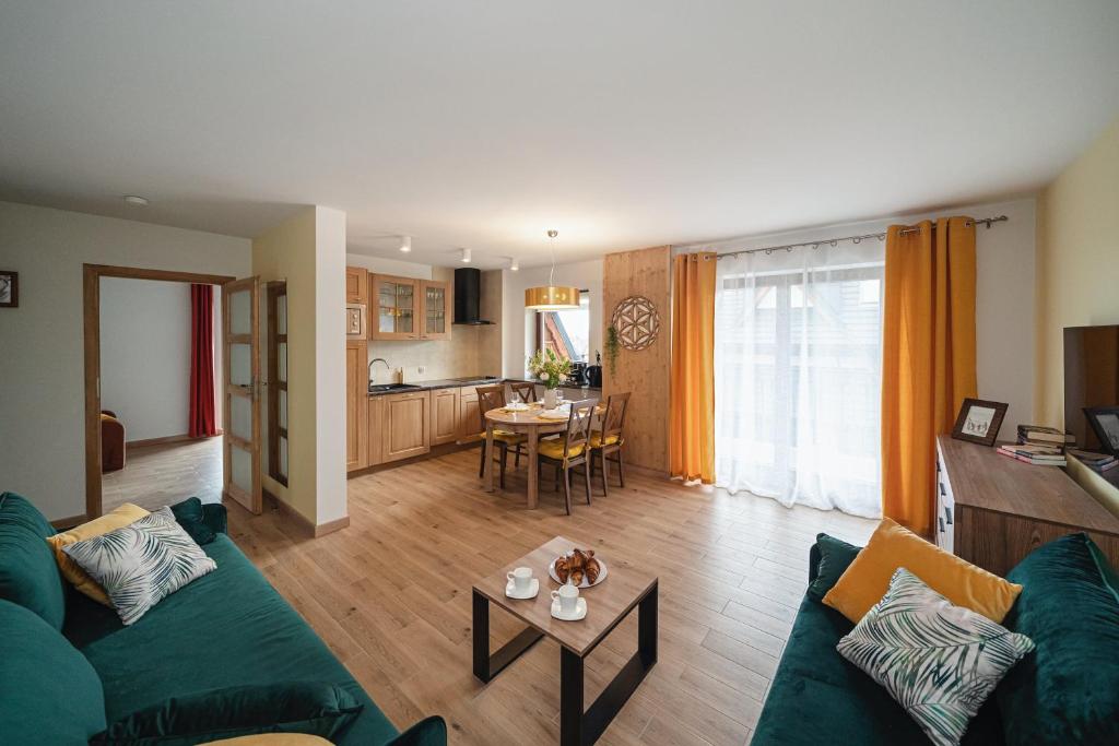 Kuchyň nebo kuchyňský kout v ubytování Apartamenty Osada Antałówka Zakopane