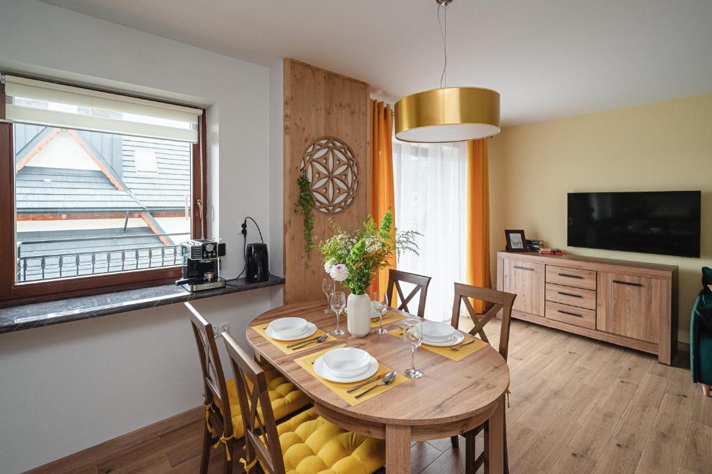Kuchyň nebo kuchyňský kout v ubytování Apartamenty Osada Antałówka Zakopane