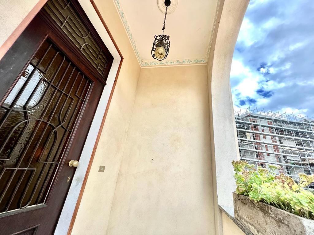 Budova, v ktorej sa apartmán nachádza