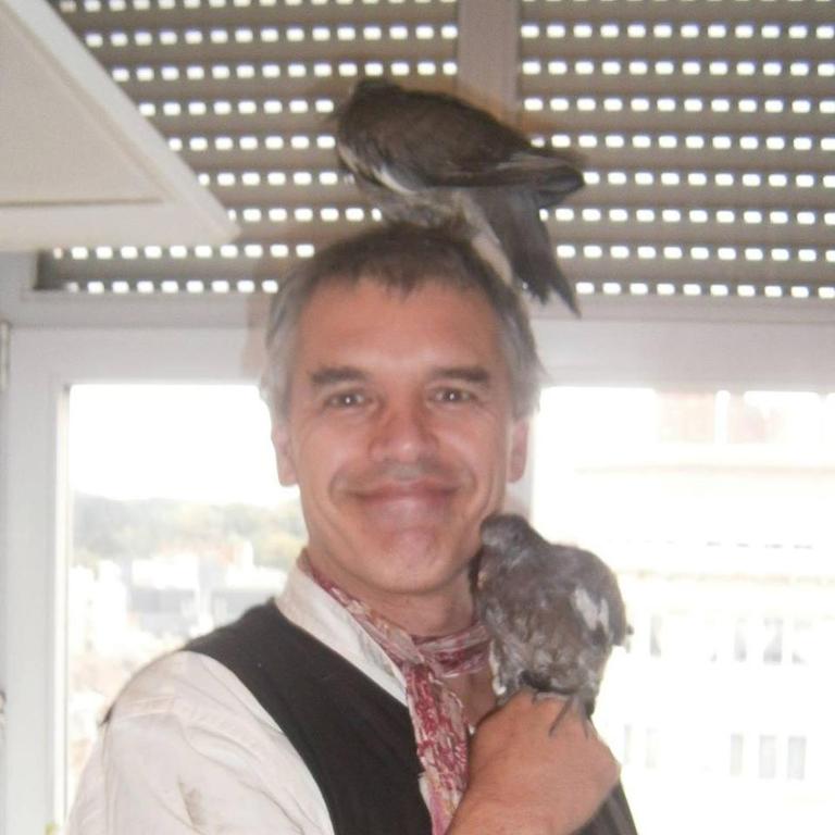 Hosté ubytování GHOSTeL 1st - Aventure Alternative - GUEST HOUSE - Arts-Factory-Experience - For artists, makers and open minds - Attention, we are not a hotel and are not adapted for everybody - Read host warnings before reservation - WWW,PROVIDENCE,BE asbl