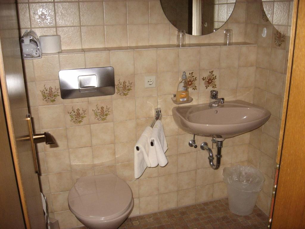 Koupelna v ubytování Hotel Gasthof Straub