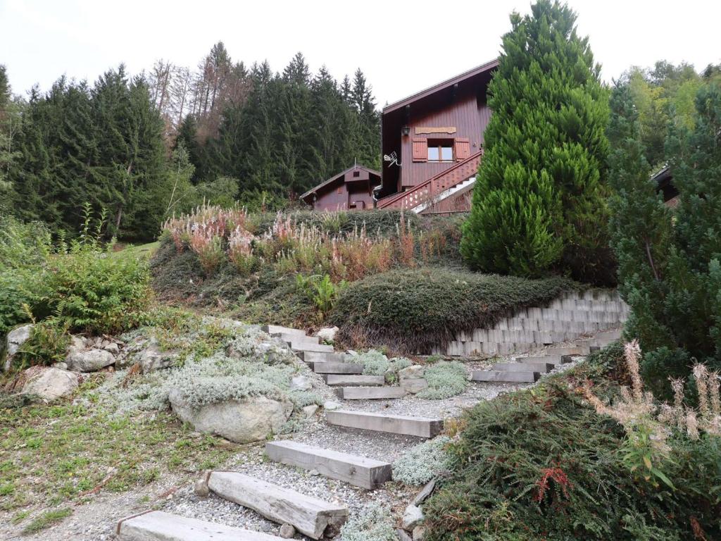 Photo de la galerie de l'établissement Studio calme avec terrasse aux portes de la forêt - FR-1-342-283, à Beaufort