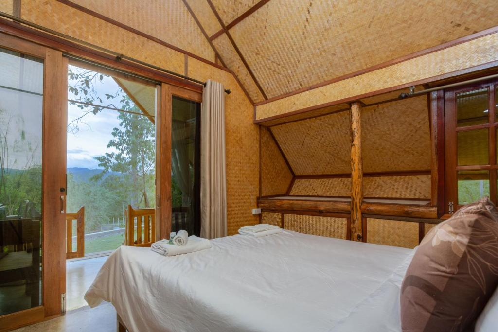 Hin Khong Villa - a tropical surprise - Tweepersoonskamer Met Uitzicht Op De Bergen