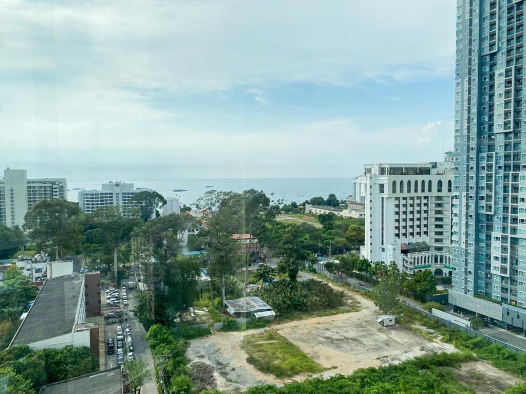 The Seasons Pattaya - Resim 40