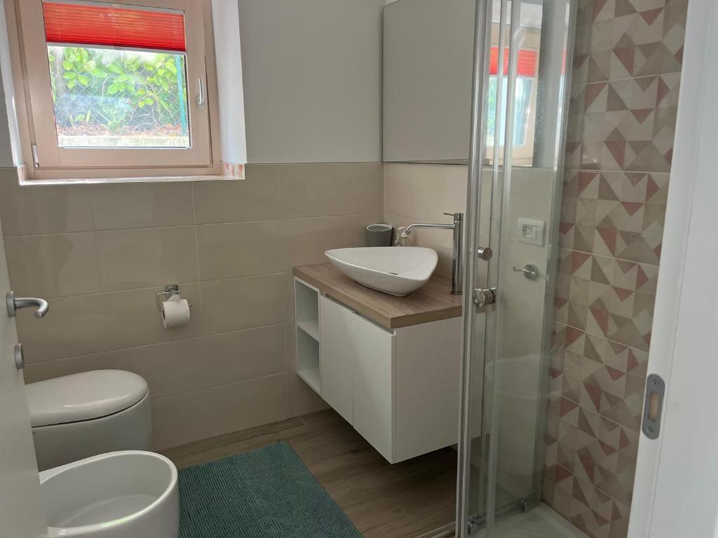 lido 3 pool, 30m from the lake, pet friendly COMO LAKE