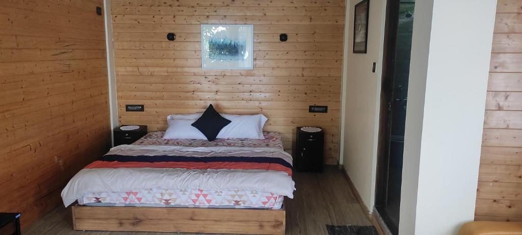 Tito's Homestay - Tweepersoonskamer Met Balkon