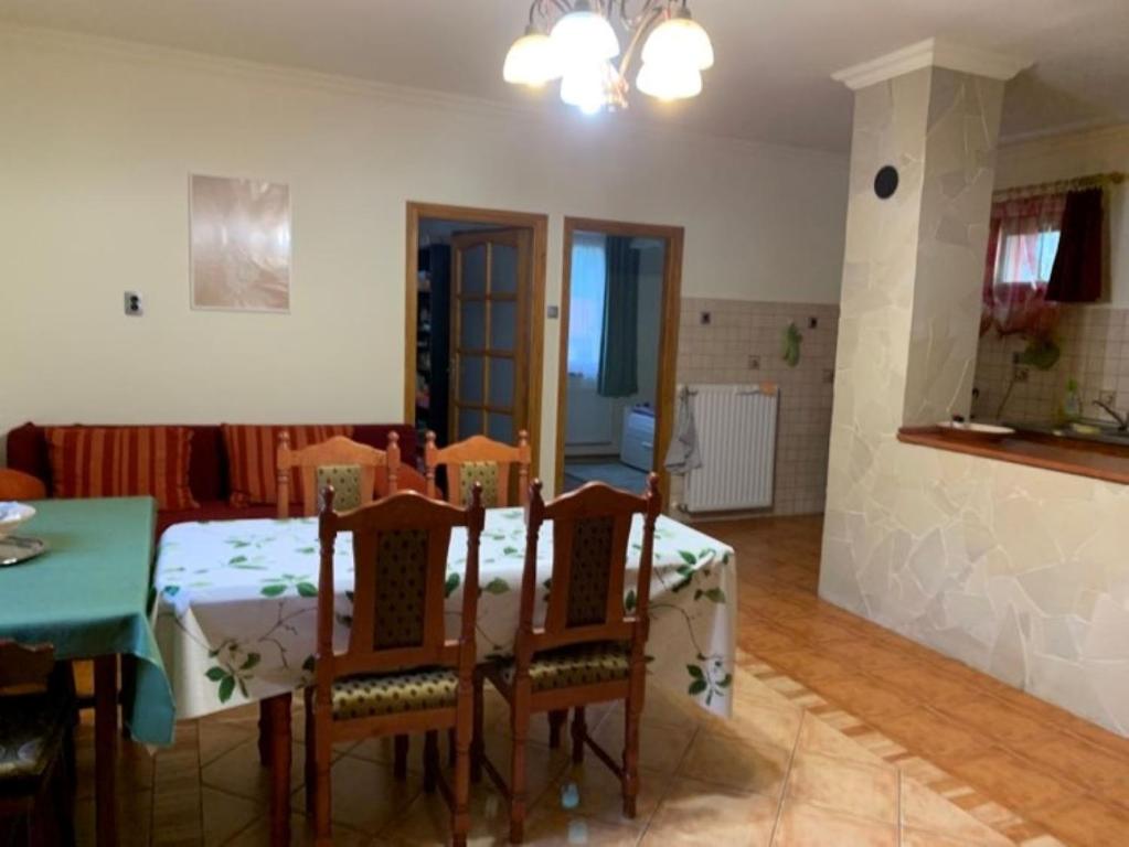 Gyöngyvirág Vendégház 3325 Noszvaj, 22 Gyöngyvirág utca kép - 1