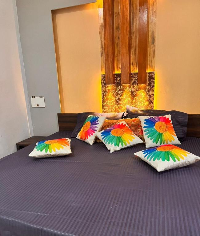 Postel nebo postele na pokoji v ubytování TGI Guest Houses