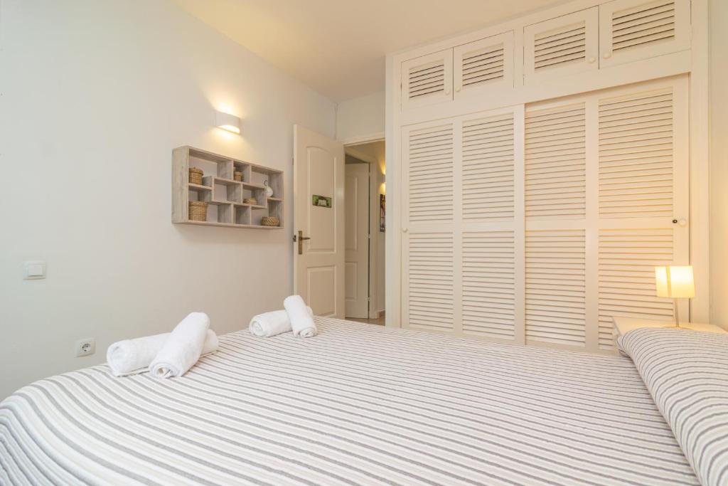 Postel nebo postele na pokoji v ubytování Edisol 29 -Villa Pilar 2-