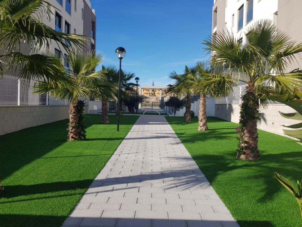 Zahrada ubytování NEW Stunning ground floor Apartment with Jacuzzi