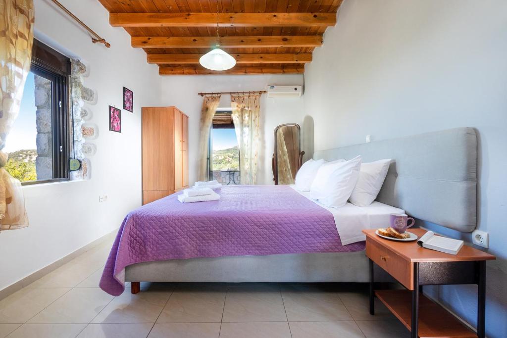 Posteľ alebo postele v izbe v ubytovaní Cretan Residence Villa