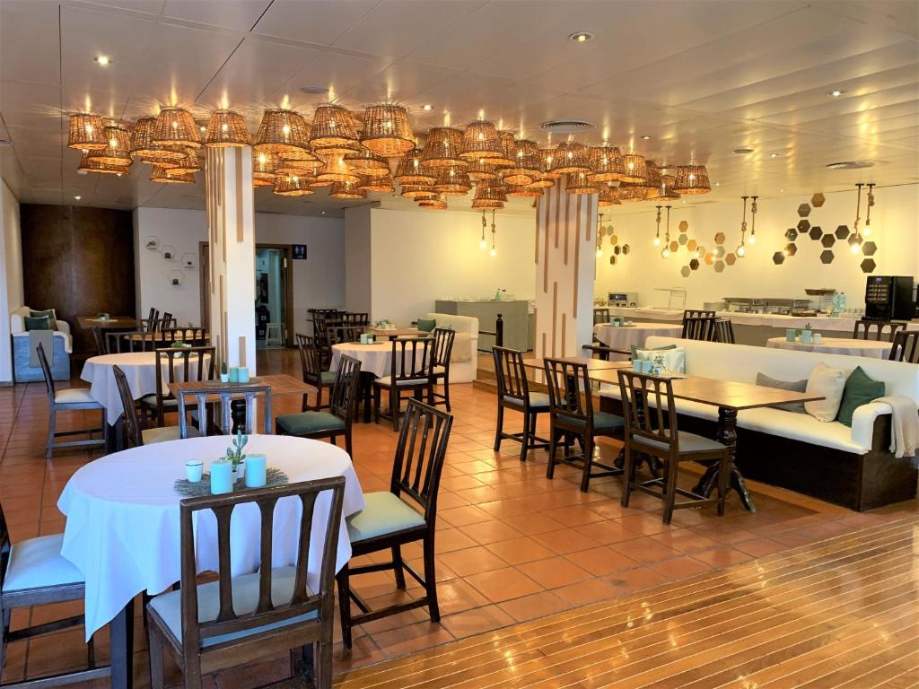 Restaurace v ubytování Quinta Da Penha De Franca