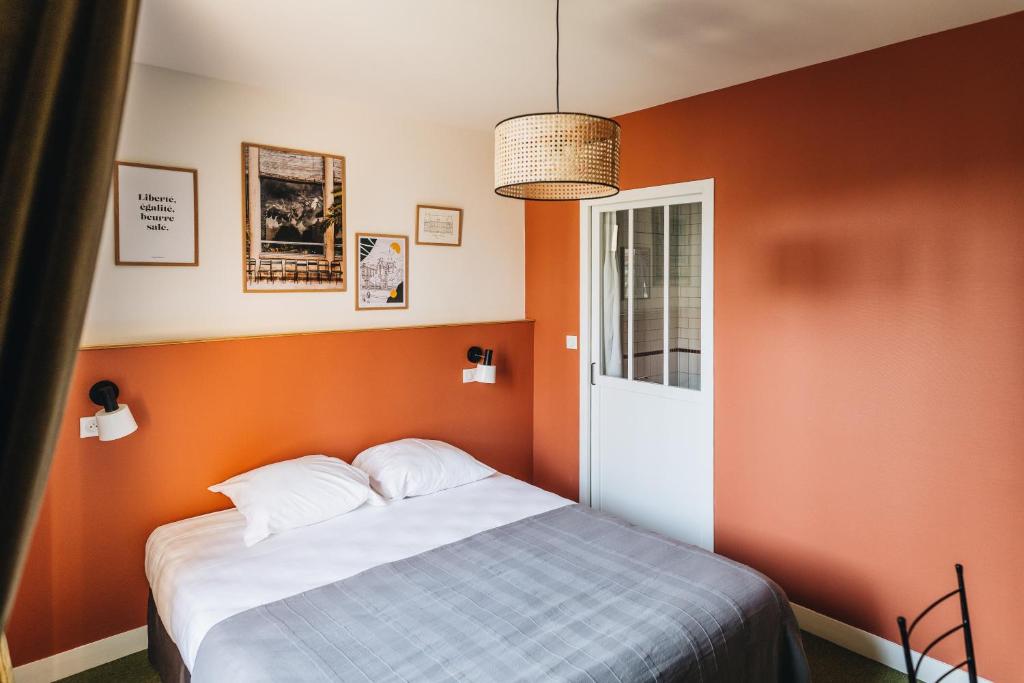 Les Chouettes Hostel - Tweepersoonskamer Met Uitzicht Op De Tuin