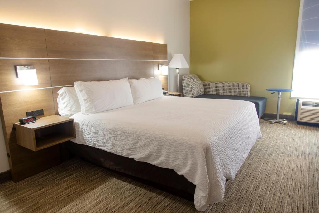 Holiday Inn Express Marshfield - Springfield Area by IHG - Standaard King Kamer