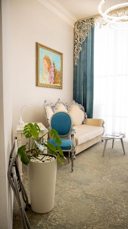 Boutique Spa Casino Hotel Lybid Plaza - Deluxe King Suite