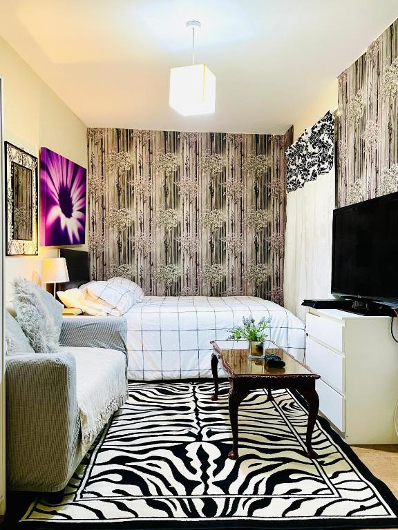 Comfy Double bedroom with a Private Toilet - Deluxe Double Room