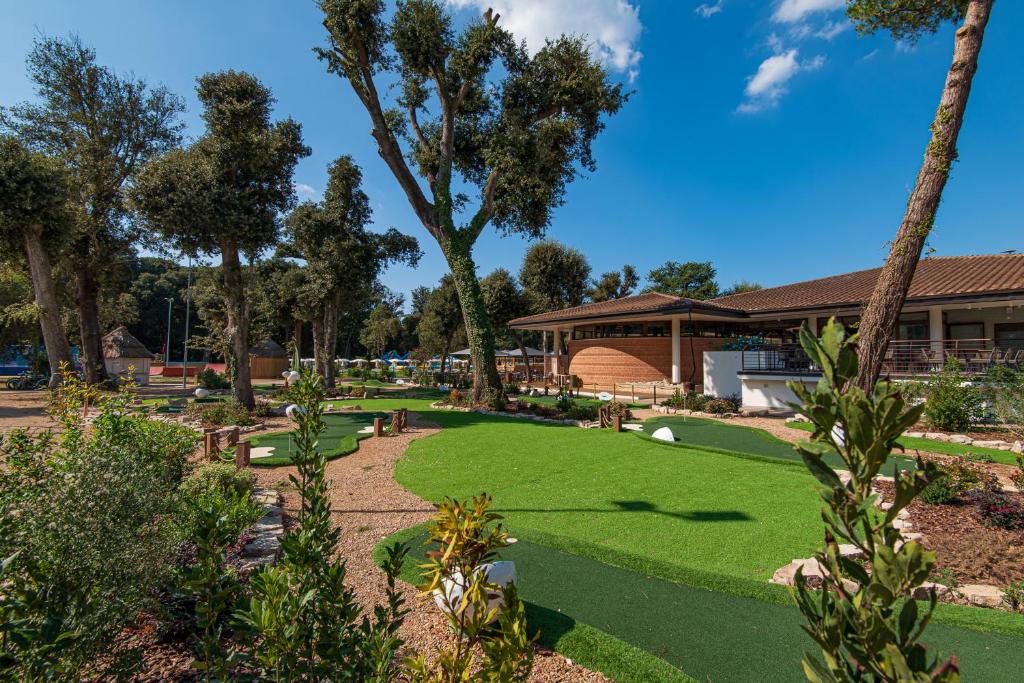 Zahrada ubytování Paradù EcoVillage & Resort