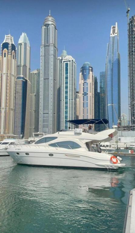 MAJESTY 50FT YACHT