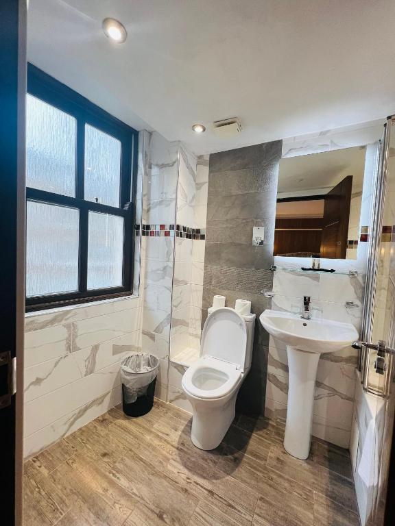 Cheshire Hotel Central London - Resim 14