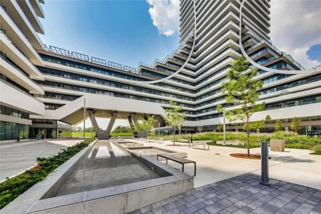 1 Bedroom Plus Den Humber Bay Lakeshore Waterfront Toronto Condo Mimico