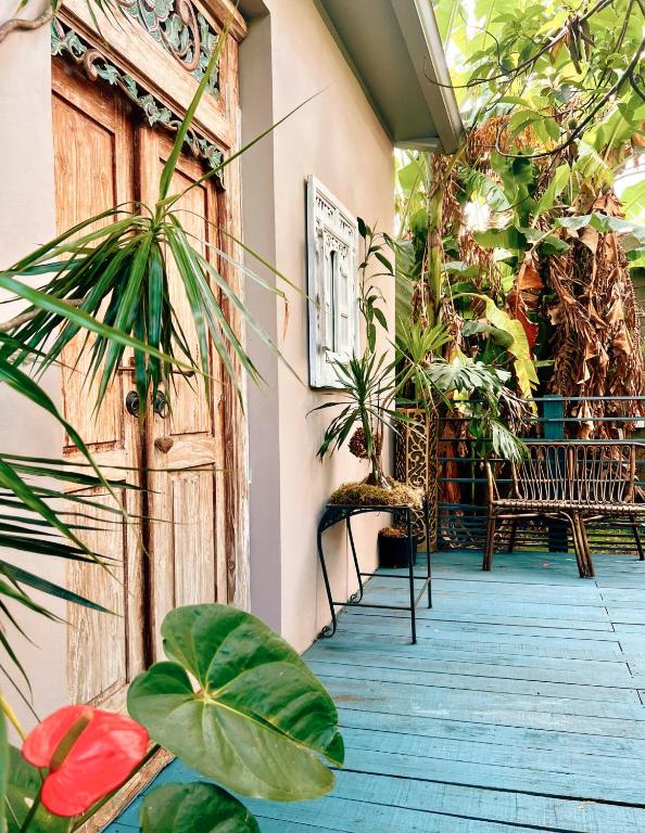 Balkón nebo terasa v ubytování Chambres d'hôtes & spa Le Jardin de Ravintsara