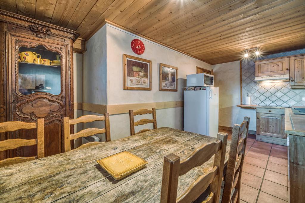 Kuchyňa alebo kuchynka v ubytovaní Chalet Nessa