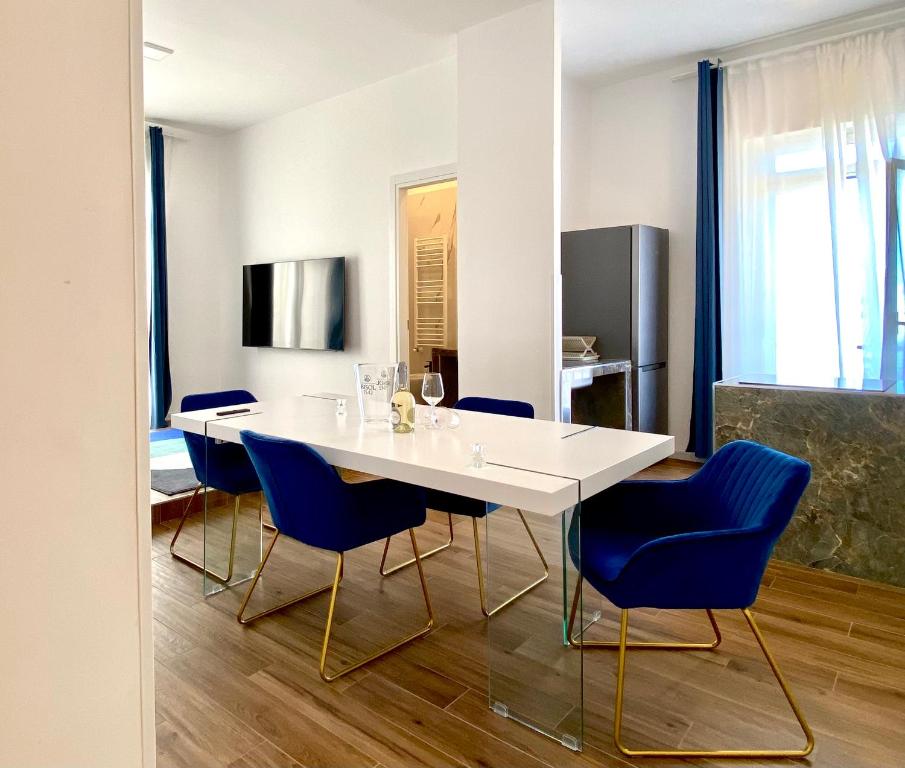 TV/trung tâm giải trí tại Roma Home -Manfredi Homes&Villas