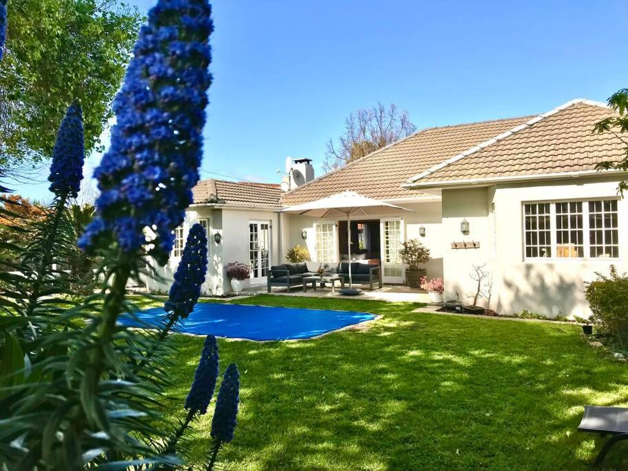 Bright and charming 3 bedroom home in the suburbs. - Housity
