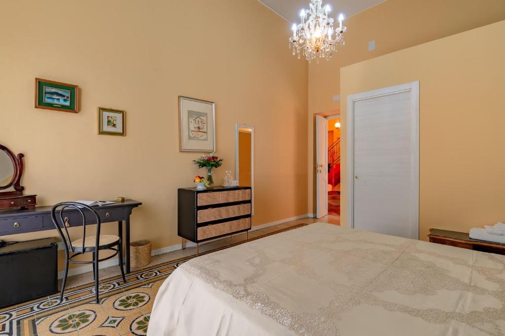 Posteľ alebo postele v izbe v ubytovaní B&B TOMMASO FAZELLO SCIACCA Residenza artistica