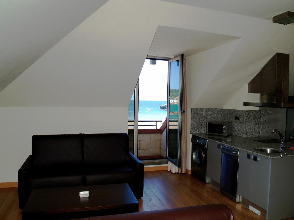 Apartamentos Maritimo Ris con garaje - Two-Bedroom Apartment With Sea View (6 Adults)