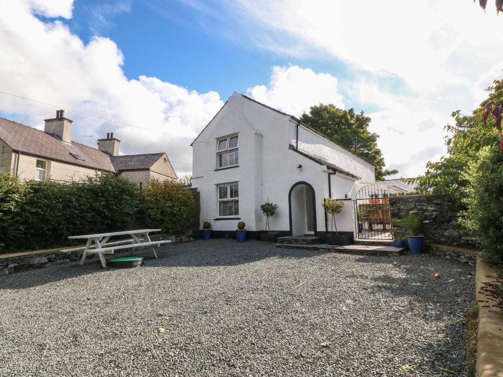 Riverside House, Amlwch (updated prices 2024)